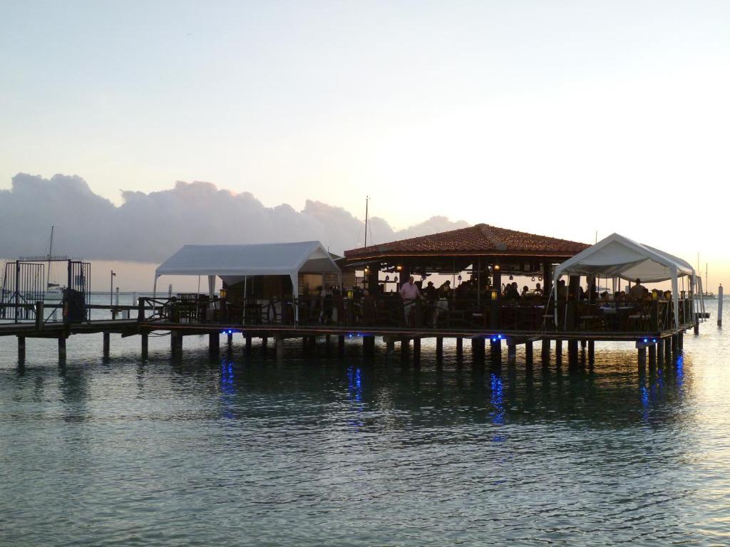 Flamboyant Garden Villas Oranjestad Dış mekan fotoğraf